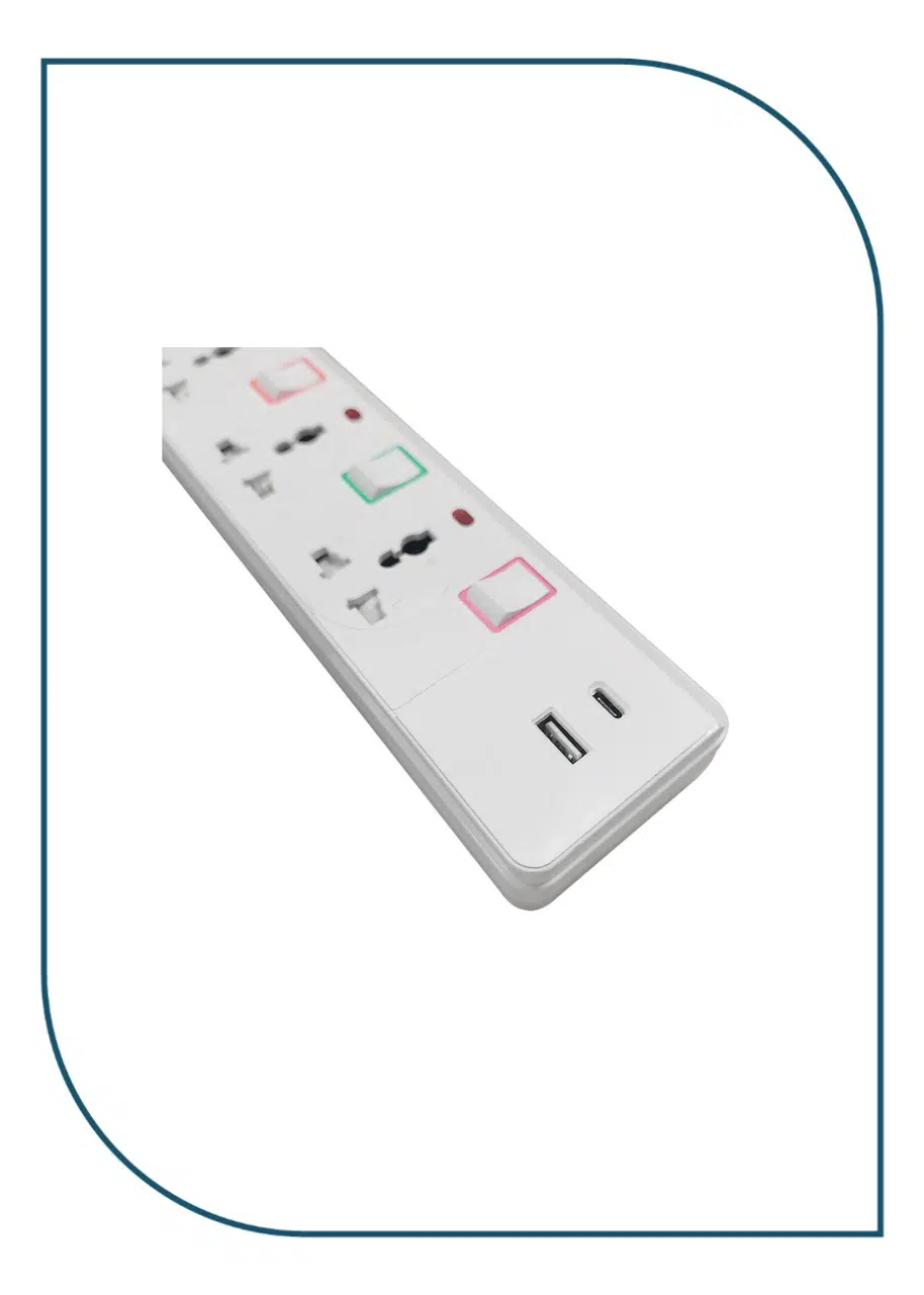 E-train (PS074) Power Strip 16A 3 Output Plugs + 1 USB + 1 Type-C 2.4A - 1.5M With On-Off Switch - White PS074